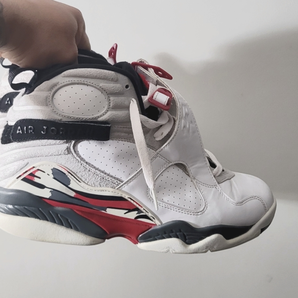 Jordan Retro 8 (Bugs Bunnies)